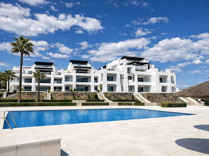 BEACHFRONT APARTMENT WITH PANORAMIC SEA VIEWS