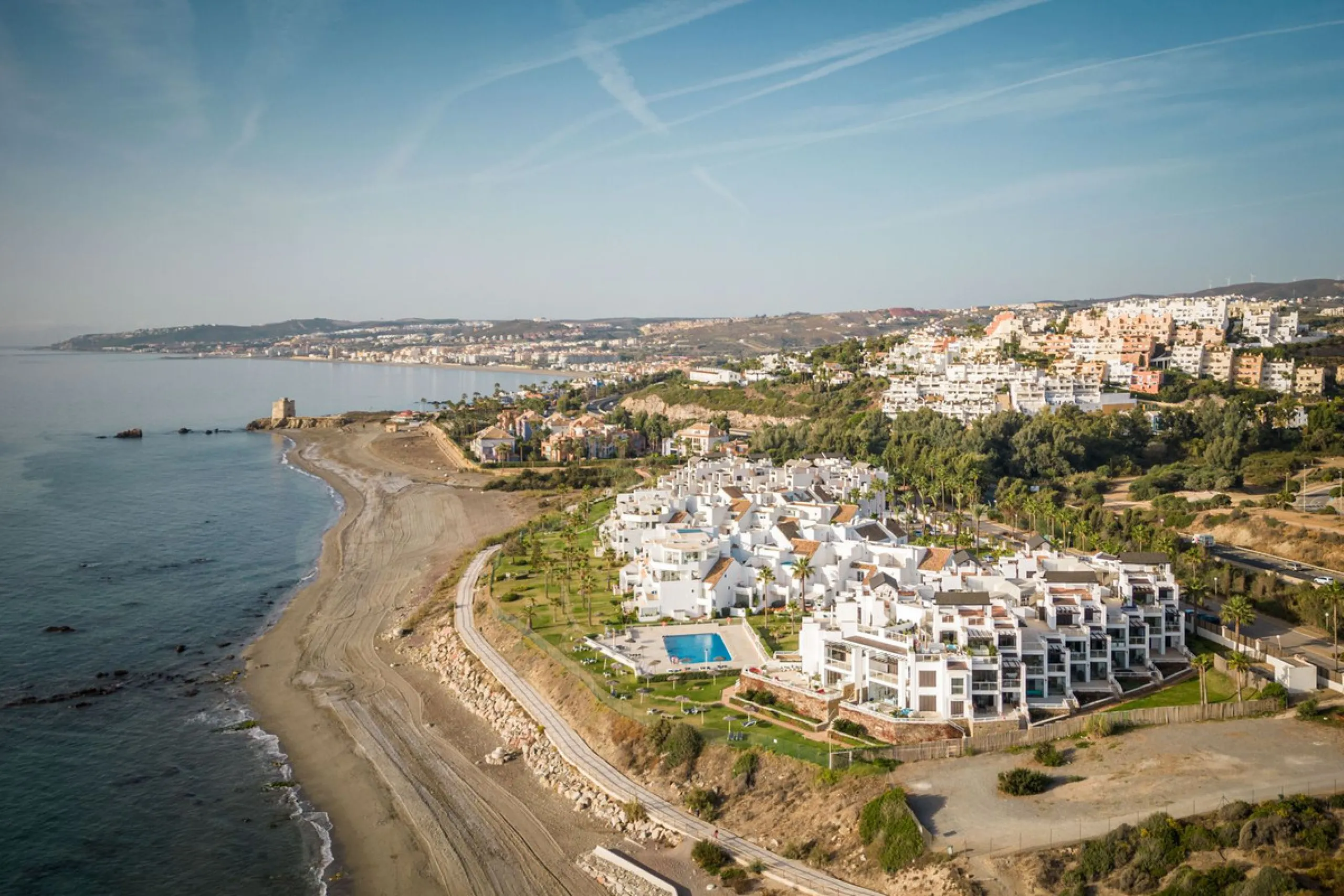 BEACHFRONT APARTMENT WITH PANORAMIC SEA VIEWS
