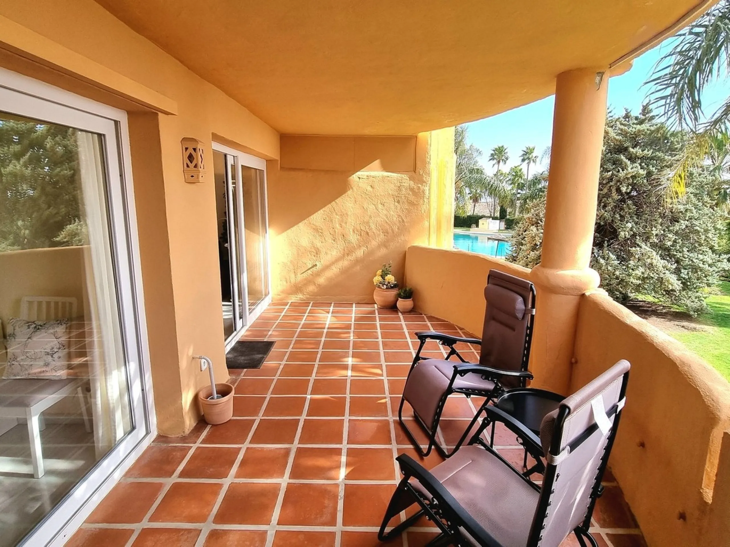 This inviting first‑floor apartment in the sought‑after El Porton community in Calahonda offers generous space, modern comfort and a wonderfully relaxed Mediterranean lifestyle. The home features two bedrooms and two bathrooms, including a main bedroom wi