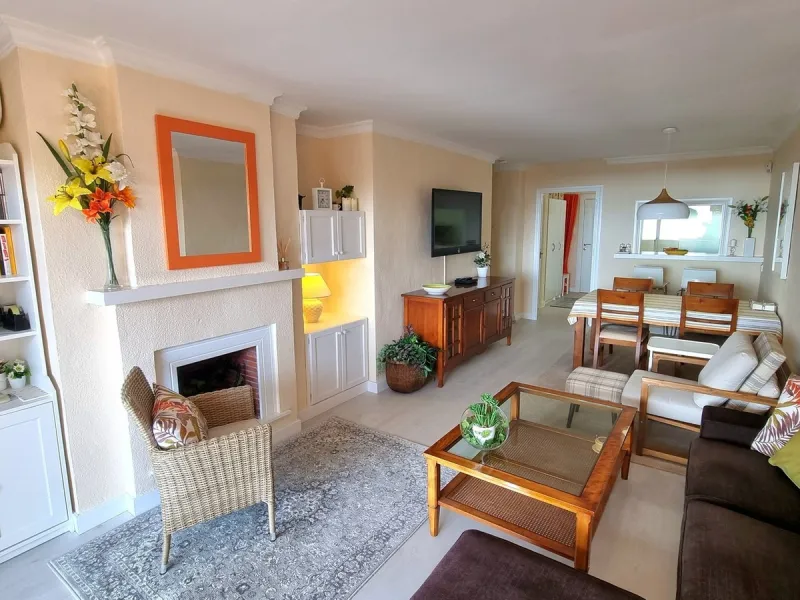 This inviting first‑floor apartment in the sought‑after El Porton community in Calahonda offers generous space, modern comfort and a wonderfully relaxed Mediterranean lifestyle. The home features two bedrooms and two bathrooms, including a main bedroom wi