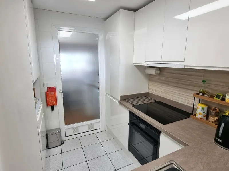 This inviting first‑floor apartment in the sought‑after El Porton community in Calahonda offers generous space, modern comfort and a wonderfully relaxed Mediterranean lifestyle. The home features two bedrooms and two bathrooms, including a main bedroom wi