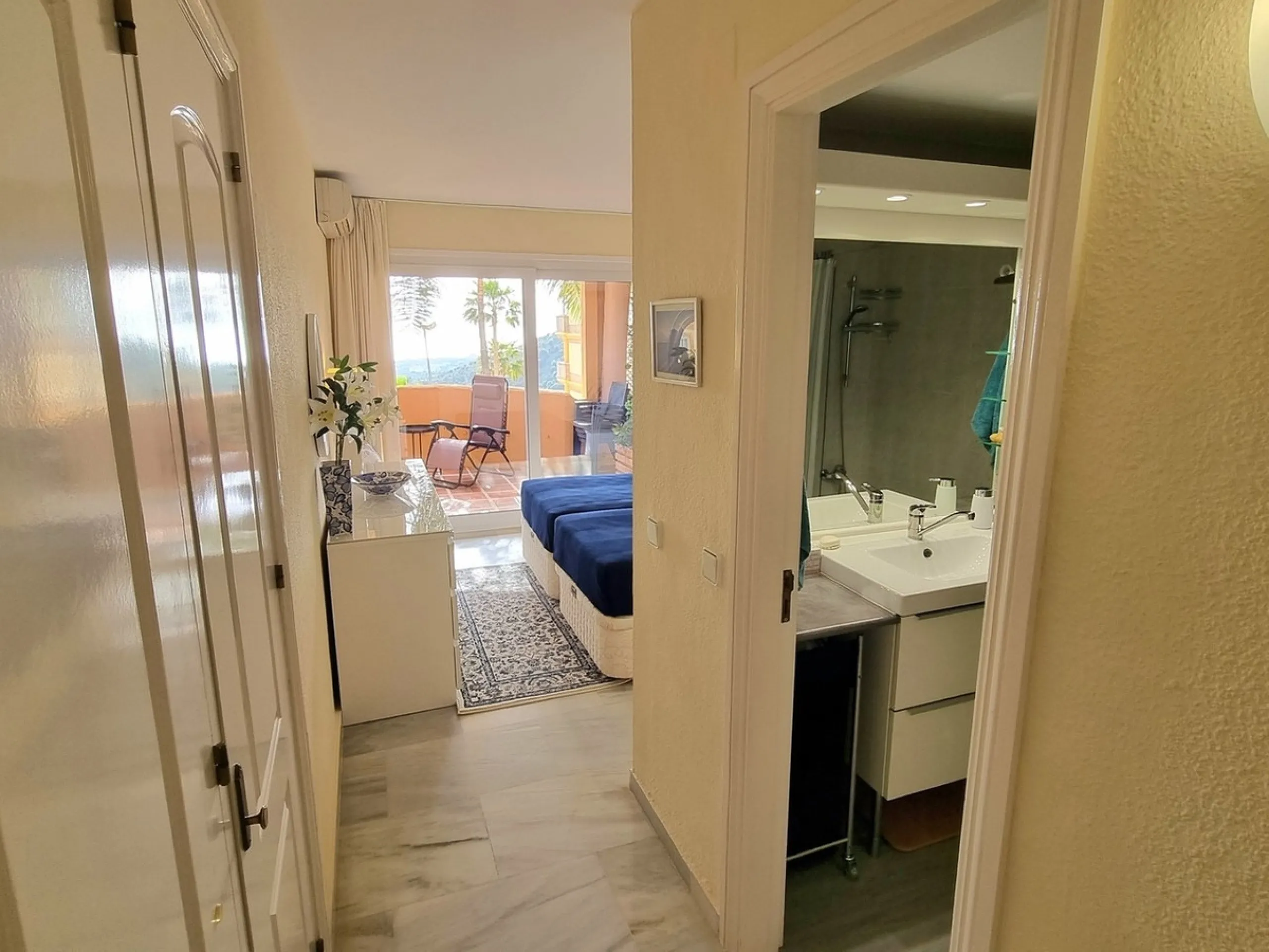 This inviting first‑floor apartment in the sought‑after El Porton community in Calahonda offers generous space, modern comfort and a wonderfully relaxed Mediterranean lifestyle. The home features two bedrooms and two bathrooms, including a main bedroom wi
