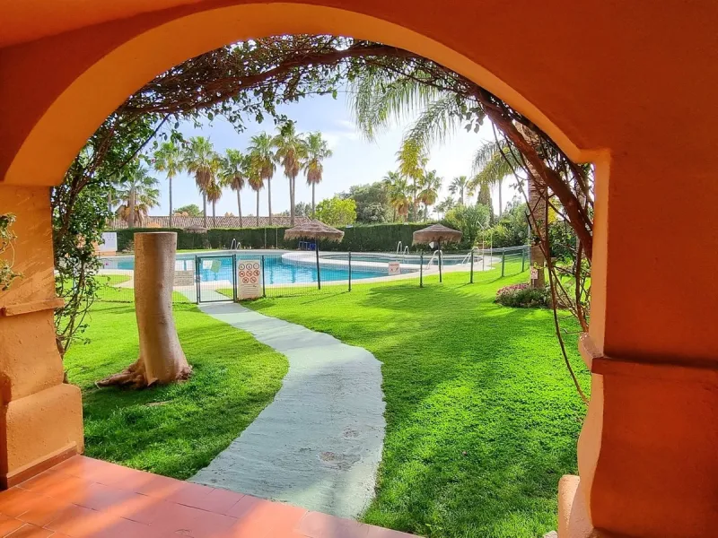 This inviting first‑floor apartment in the sought‑after El Porton community in Calahonda offers generous space, modern comfort and a wonderfully relaxed Mediterranean lifestyle. The home features two bedrooms and two bathrooms, including a main bedroom wi