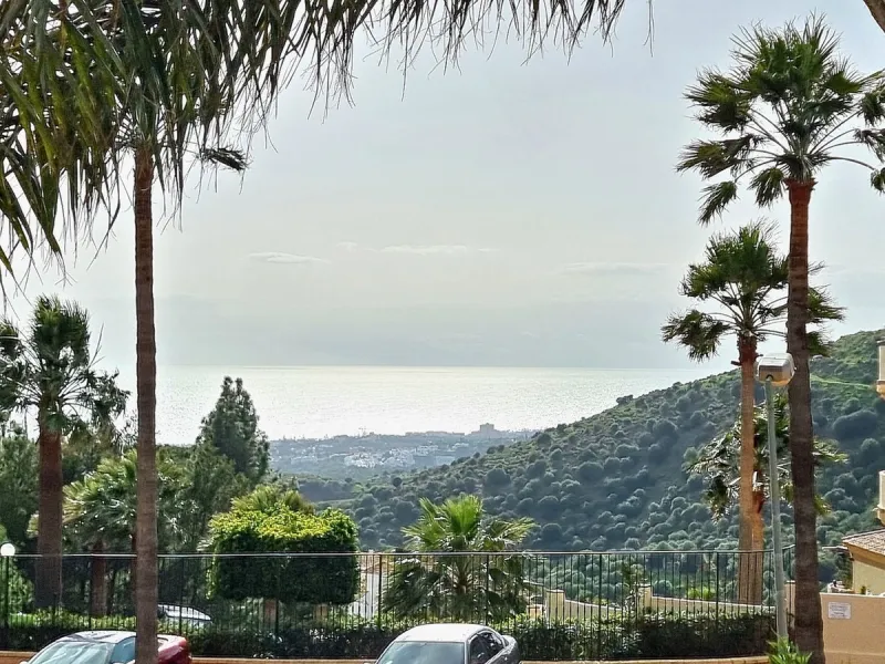 This inviting first‑floor apartment in the sought‑after El Porton community in Calahonda offers generous space, modern comfort and a wonderfully relaxed Mediterranean lifestyle. The home features two bedrooms and two bathrooms, including a main bedroom wi