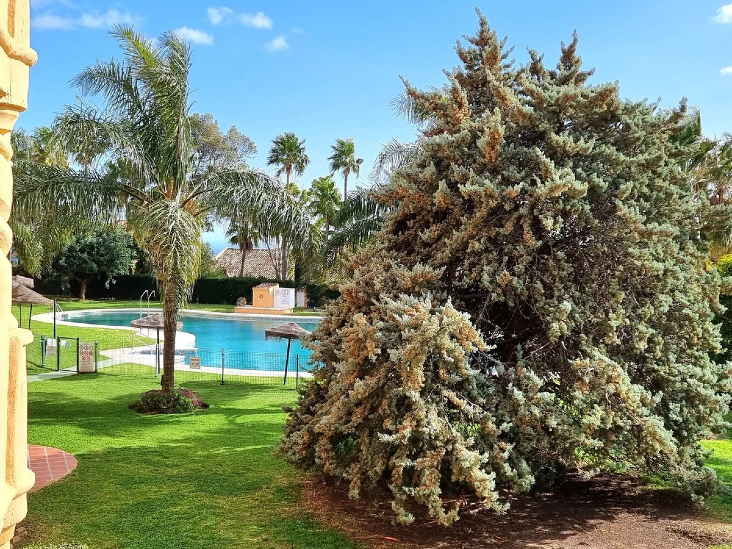 This inviting first‑floor apartment in the sought‑after El Porton community in Calahonda offers generous space, modern comfort and a wonderfully relaxed Mediterranean lifestyle. The home features two bedrooms and two bathrooms, including a main bedroom wi