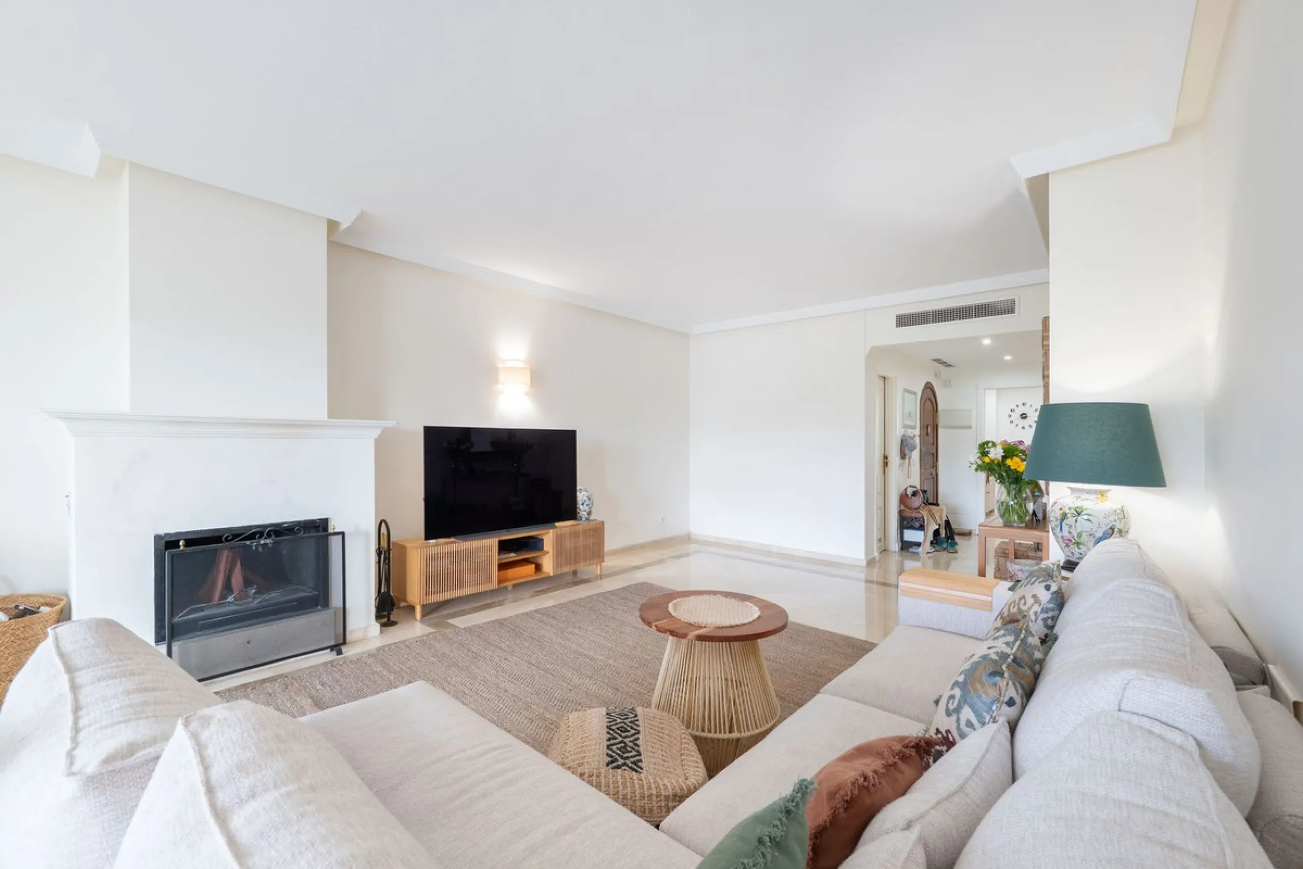 Spacious Turnkey Apartment with Large Terrace and Private Garden