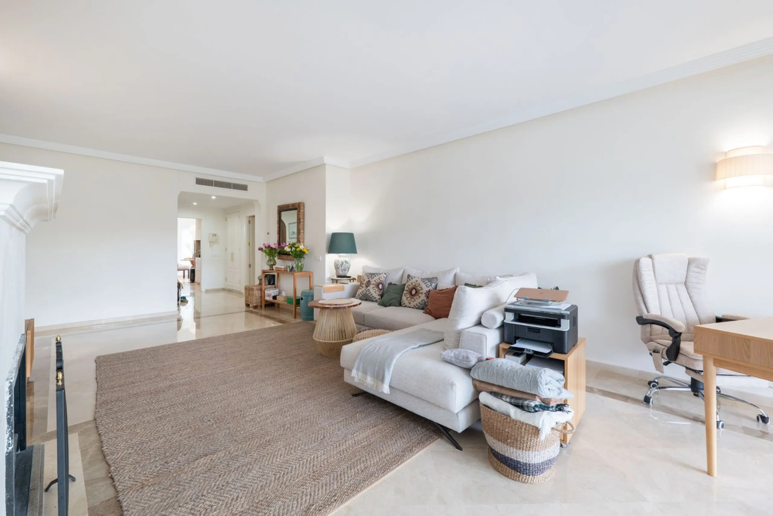Spacious Turnkey Apartment with Large Terrace and Private Garden