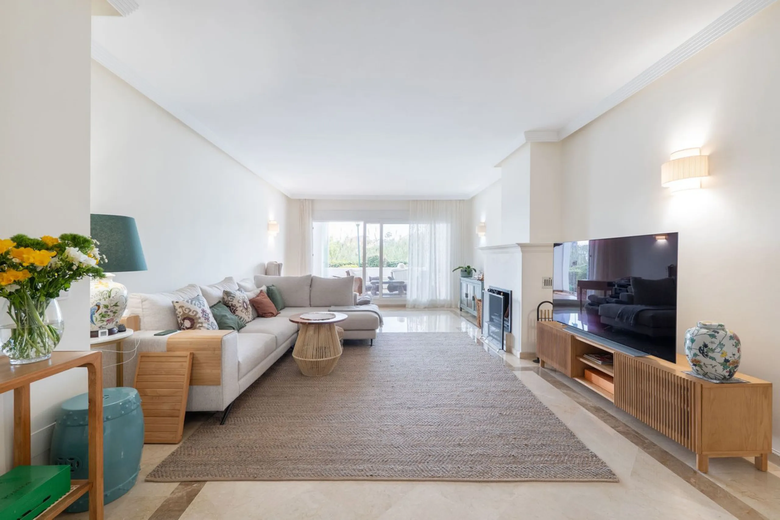 Spacious Turnkey Apartment with Large Terrace and Private Garden