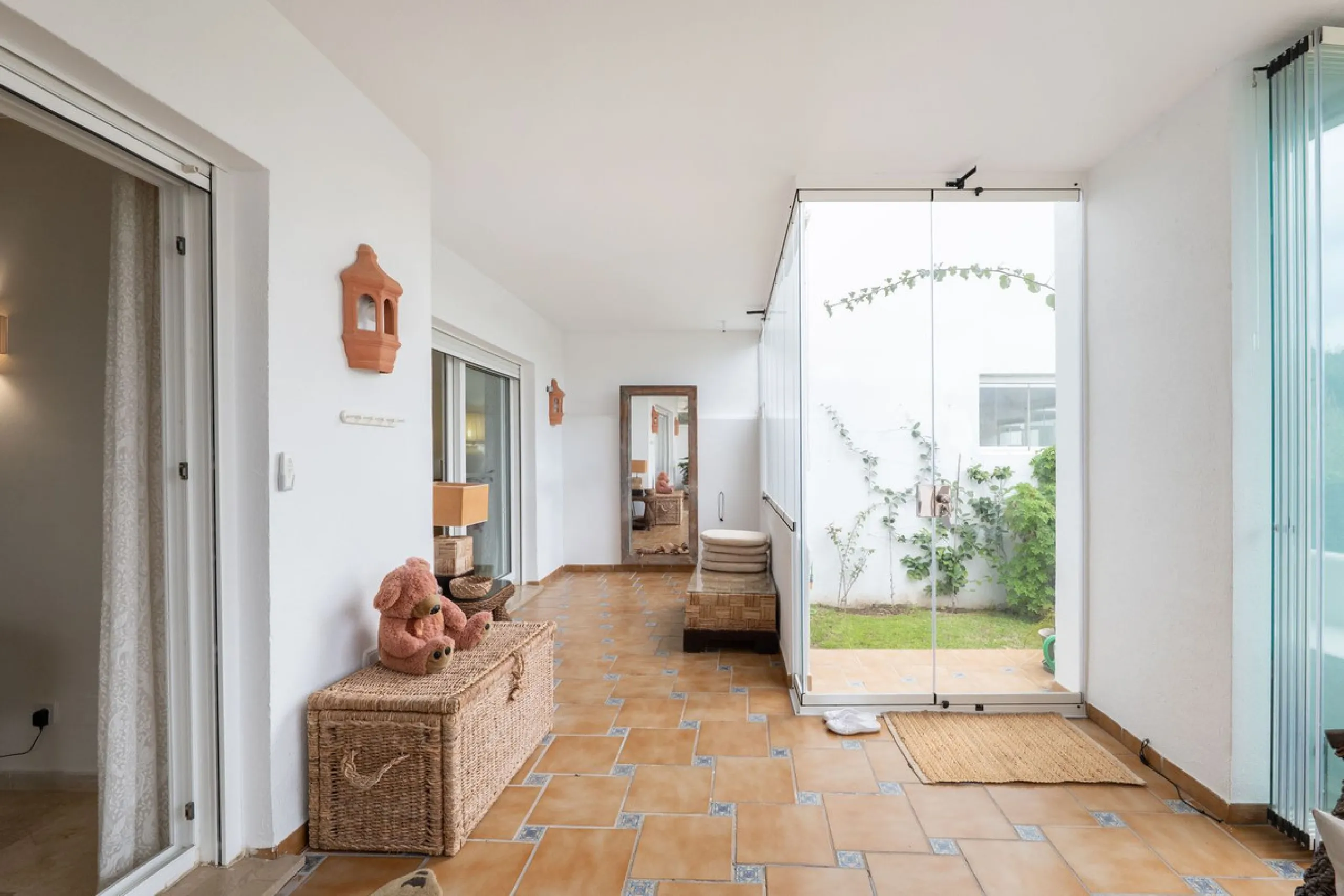 Spacious Turnkey Apartment with Large Terrace and Private Garden