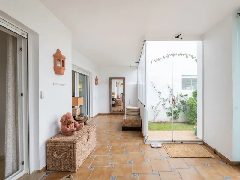 Spacious Turnkey Apartment with Large Terrace and Private Garden