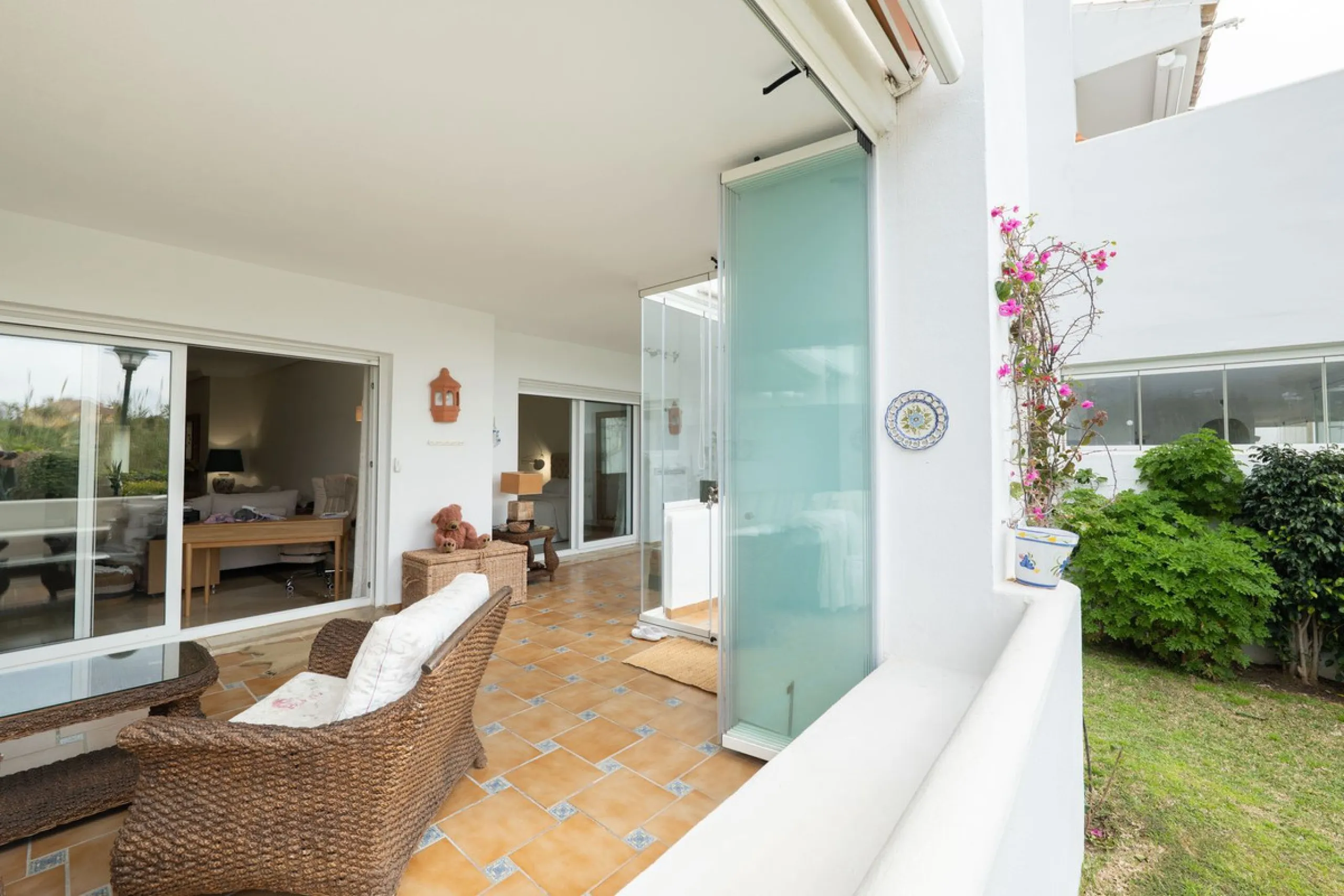Spacious Turnkey Apartment with Large Terrace and Private Garden