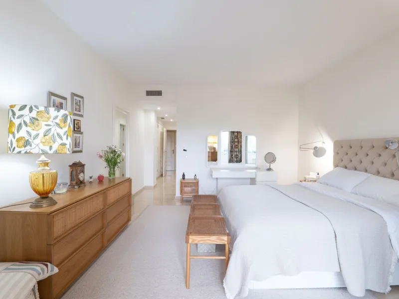 Spacious Turnkey Apartment with Large Terrace and Private Garden