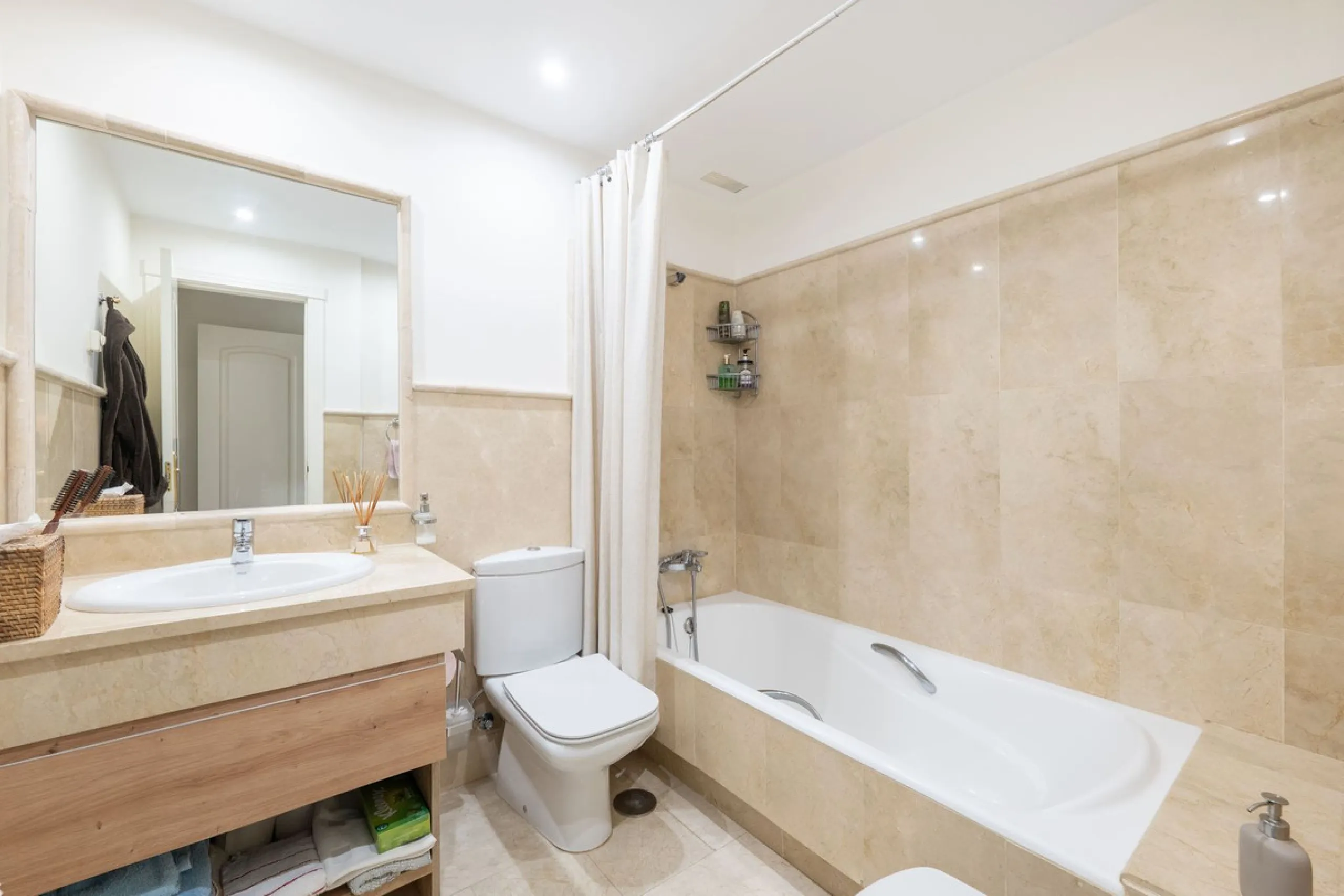 Spacious Turnkey Apartment with Large Terrace and Private Garden