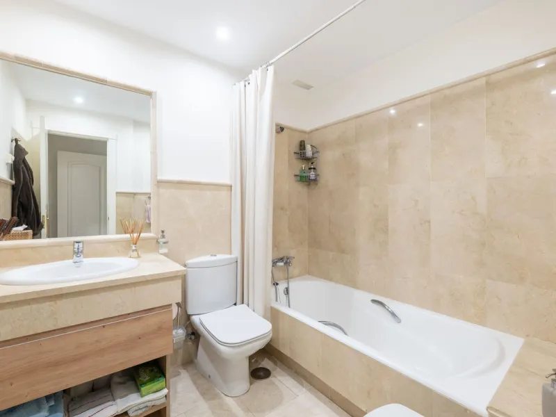 Spacious Turnkey Apartment with Large Terrace and Private Garden