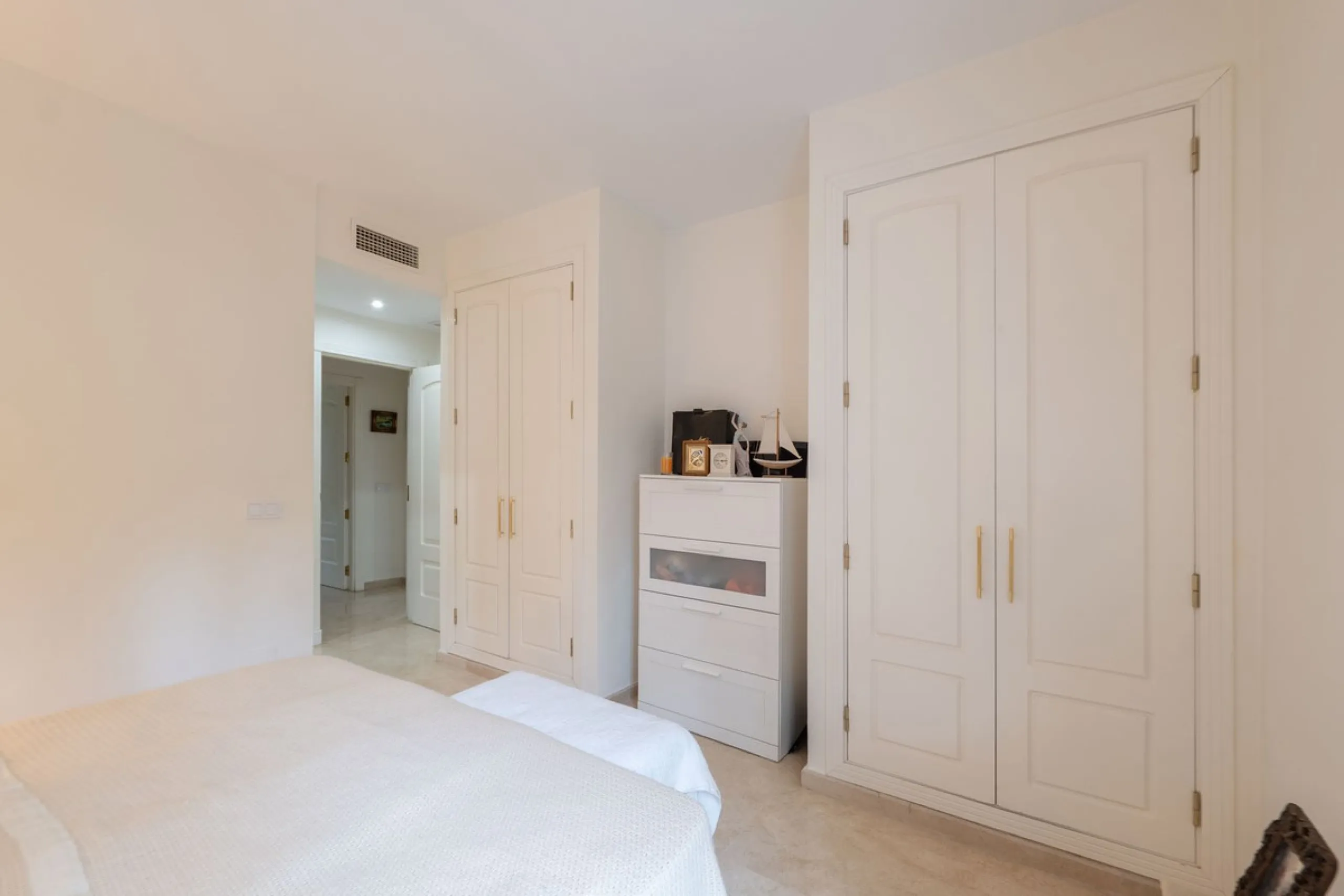 Spacious Turnkey Apartment with Large Terrace and Private Garden