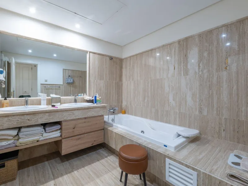 Spacious Turnkey Apartment with Large Terrace and Private Garden