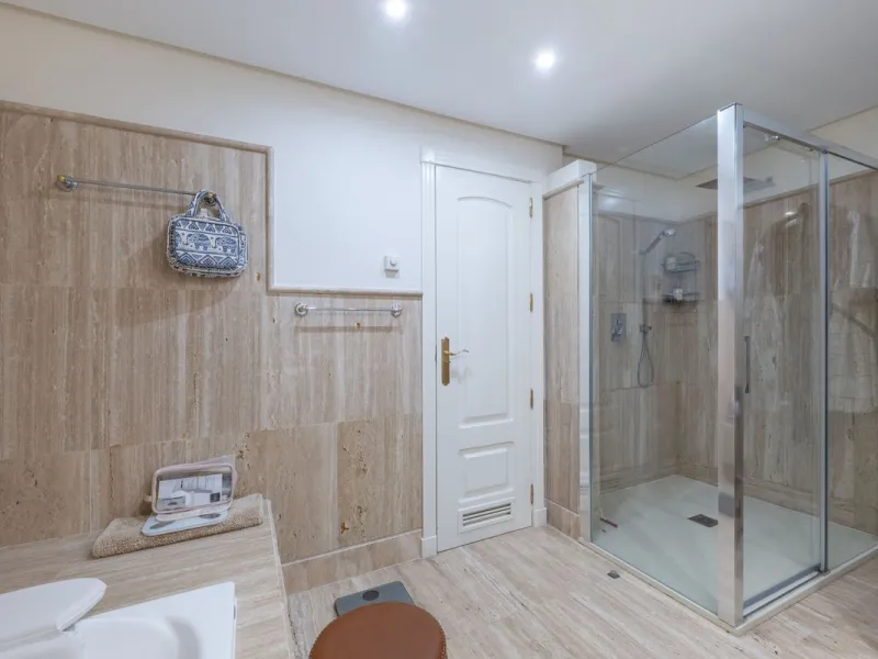 Spacious Turnkey Apartment with Large Terrace and Private Garden