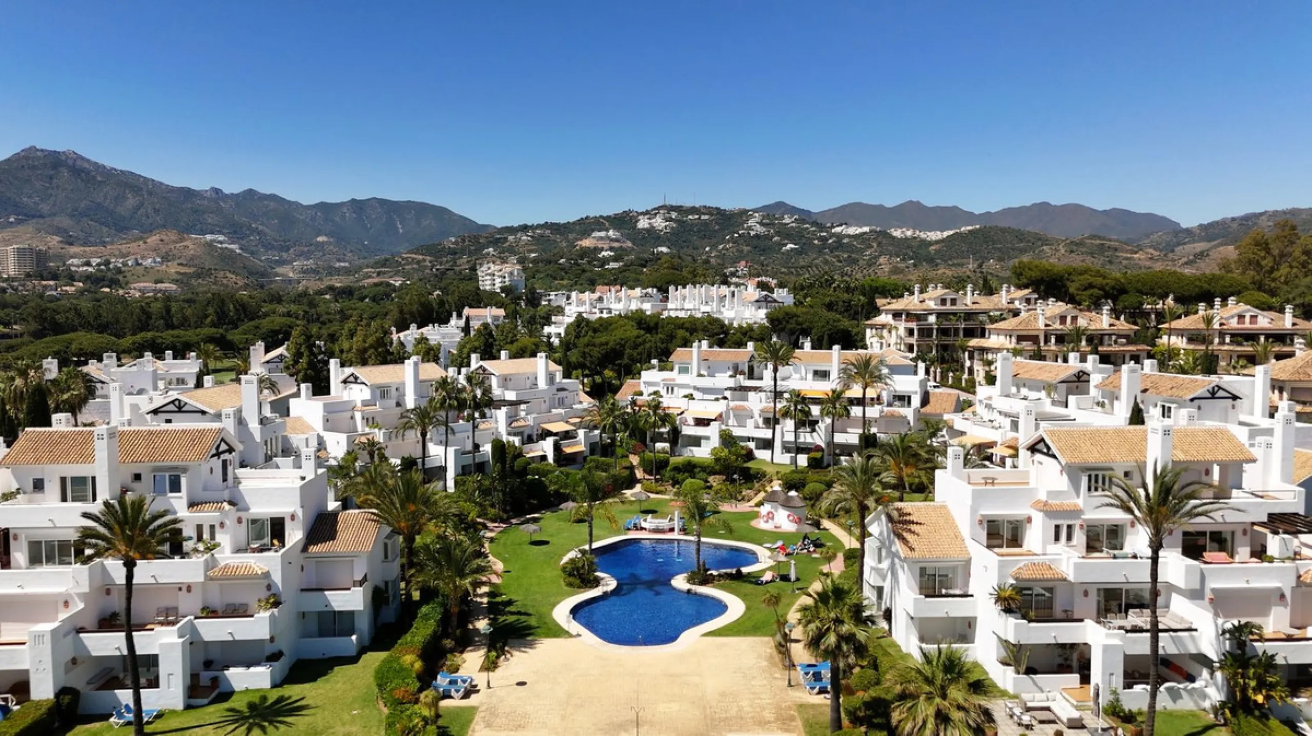 Spacious Turnkey Apartment with Large Terrace and Private Garden