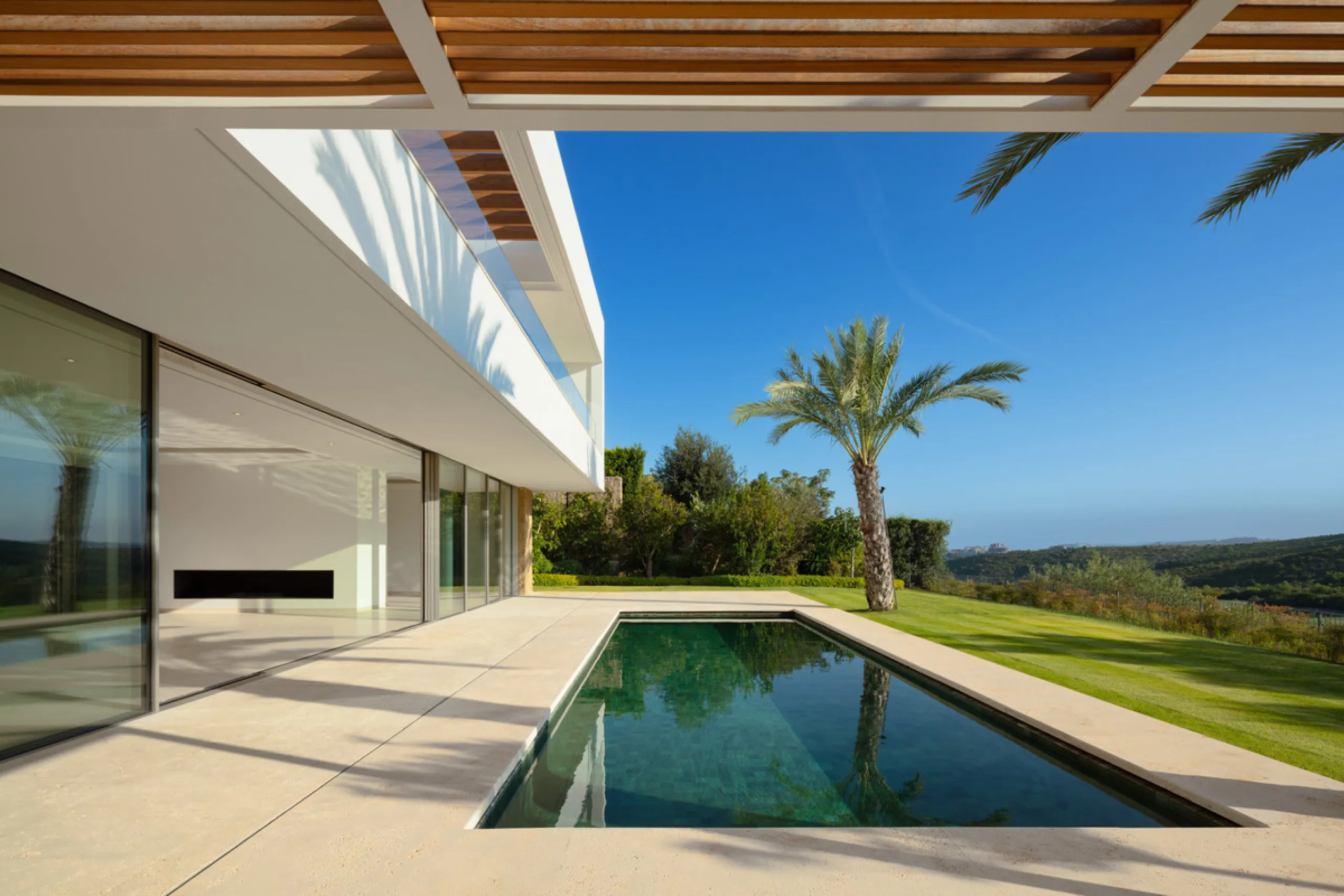 House - Detached Villa в продаже в Casares, Málaga. В доме 5 спален и 7 ванных комнат. Площадь дома 713 м². Площадь участка 1888 м²
