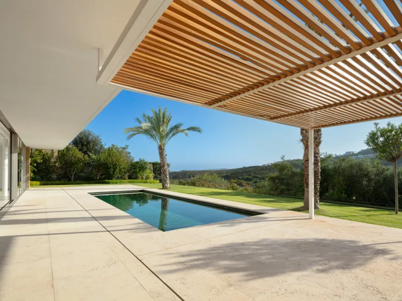 House - Detached Villa в продаже в Casares, Málaga. В доме 5 спален и 7 ванных комнат. Площадь дома 713 м². Площадь участка 1888 м²