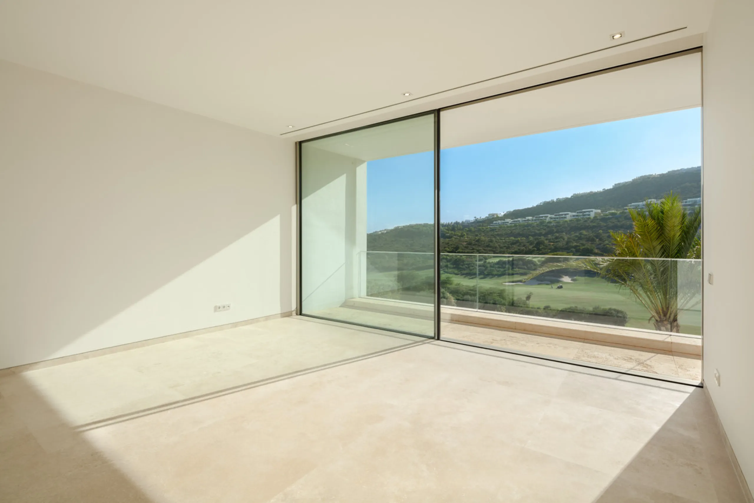 House - Detached Villa в продаже в Casares, Málaga. В доме 5 спален и 7 ванных комнат. Площадь дома 713 м². Площадь участка 1888 м²