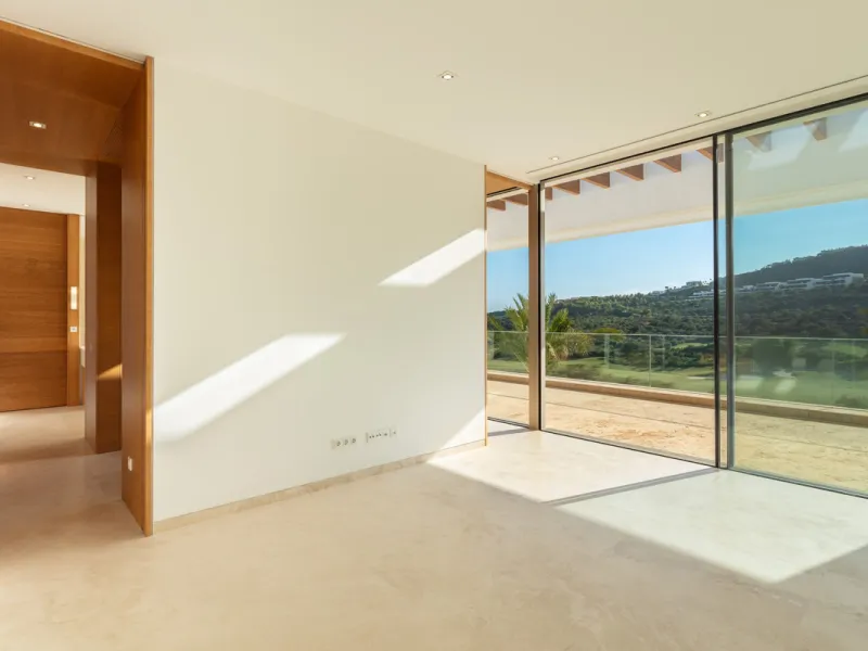House - Detached Villa в продаже в Casares, Málaga. В доме 5 спален и 7 ванных комнат. Площадь дома 713 м². Площадь участка 1888 м²