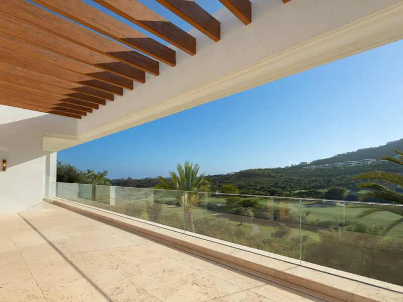 House - Detached Villa в продаже в Casares, Málaga. В доме 5 спален и 7 ванных комнат. Площадь дома 713 м². Площадь участка 1888 м²