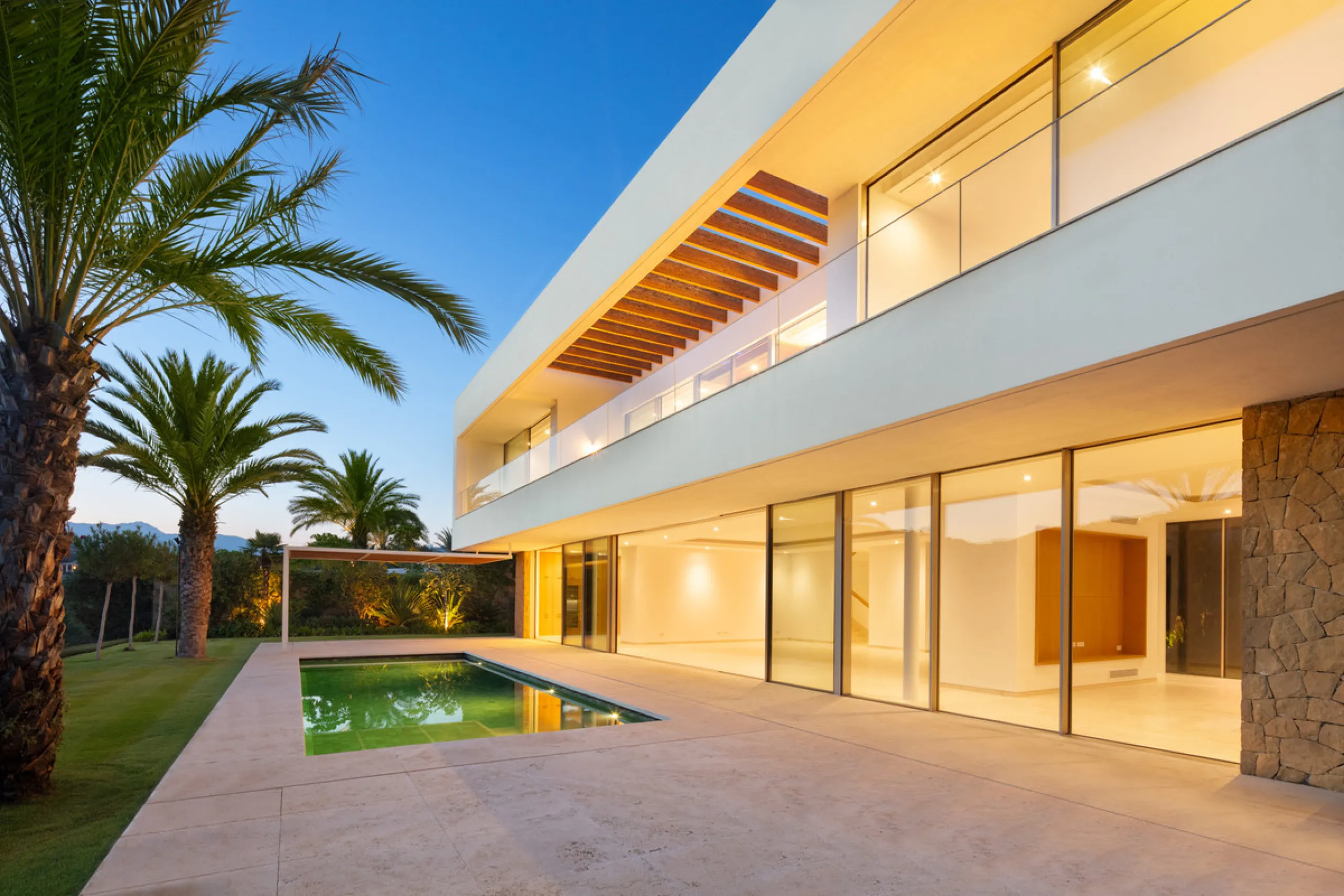 House - Detached Villa в продаже в Casares, Málaga. В доме 5 спален и 7 ванных комнат. Площадь дома 713 м². Площадь участка 1888 м²