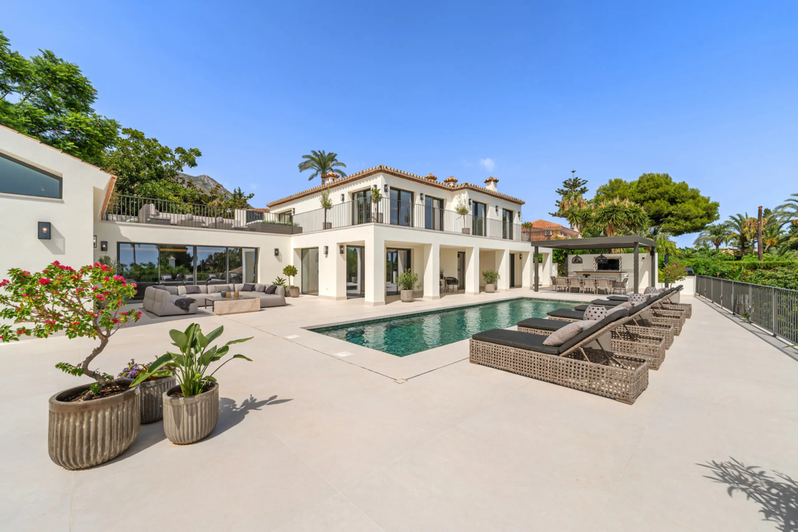 Villa Rocío is a fully renovated Andalusian-style residence located in Rocío de Nagüeles on Marbella's prestigious Golden Mile. Set on a 1,965m² south-facing plot beneath La Concha, the property enjoys open views of the Mediterranean. Modernised in 2025, 