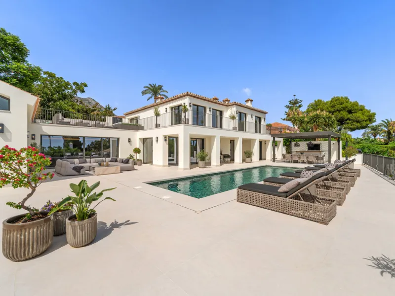 Villa Rocío is a fully renovated Andalusian-style residence located in Rocío de Nagüeles on Marbella's prestigious Golden Mile. Set on a 1,965m² south-facing plot beneath La Concha, the property enjoys open views of the Mediterranean. Modernised in 2025, 