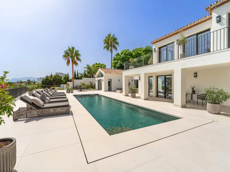 Villa Rocío is a fully renovated Andalusian-style residence located in Rocío de Nagüeles on Marbella's prestigious Golden Mile. Set on a 1,965m² south-facing plot beneath La Concha, the property enjoys open views of the Mediterranean. Modernised in 2025, 