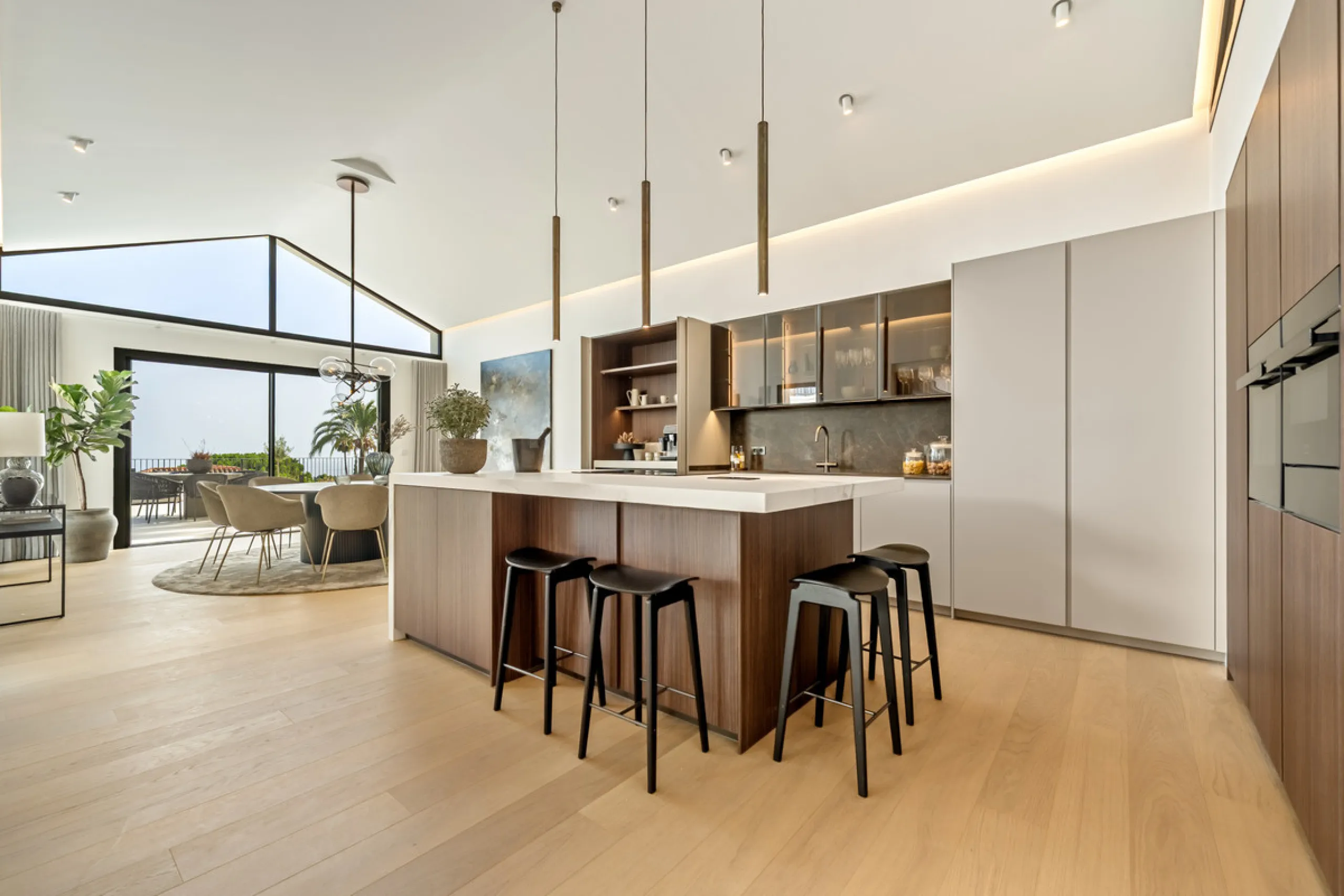 Villa Rocío is a fully renovated Andalusian-style residence located in Rocío de Nagüeles on Marbella's prestigious Golden Mile. Set on a 1,965m² south-facing plot beneath La Concha, the property enjoys open views of the Mediterranean. Modernised in 2025, 