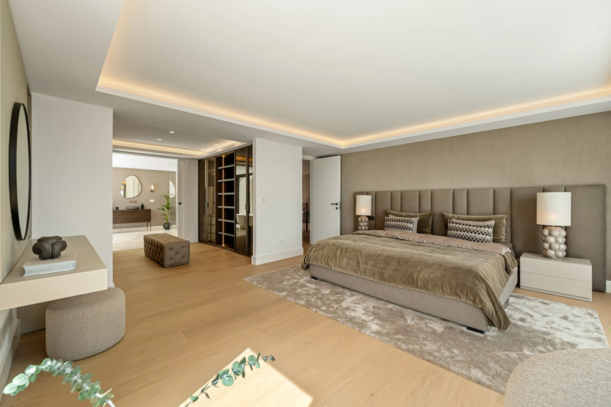 Villa Rocío is a fully renovated Andalusian-style residence located in Rocío de Nagüeles on Marbella's prestigious Golden Mile. Set on a 1,965m² south-facing plot beneath La Concha, the property enjoys open views of the Mediterranean. Modernised in 2025, 