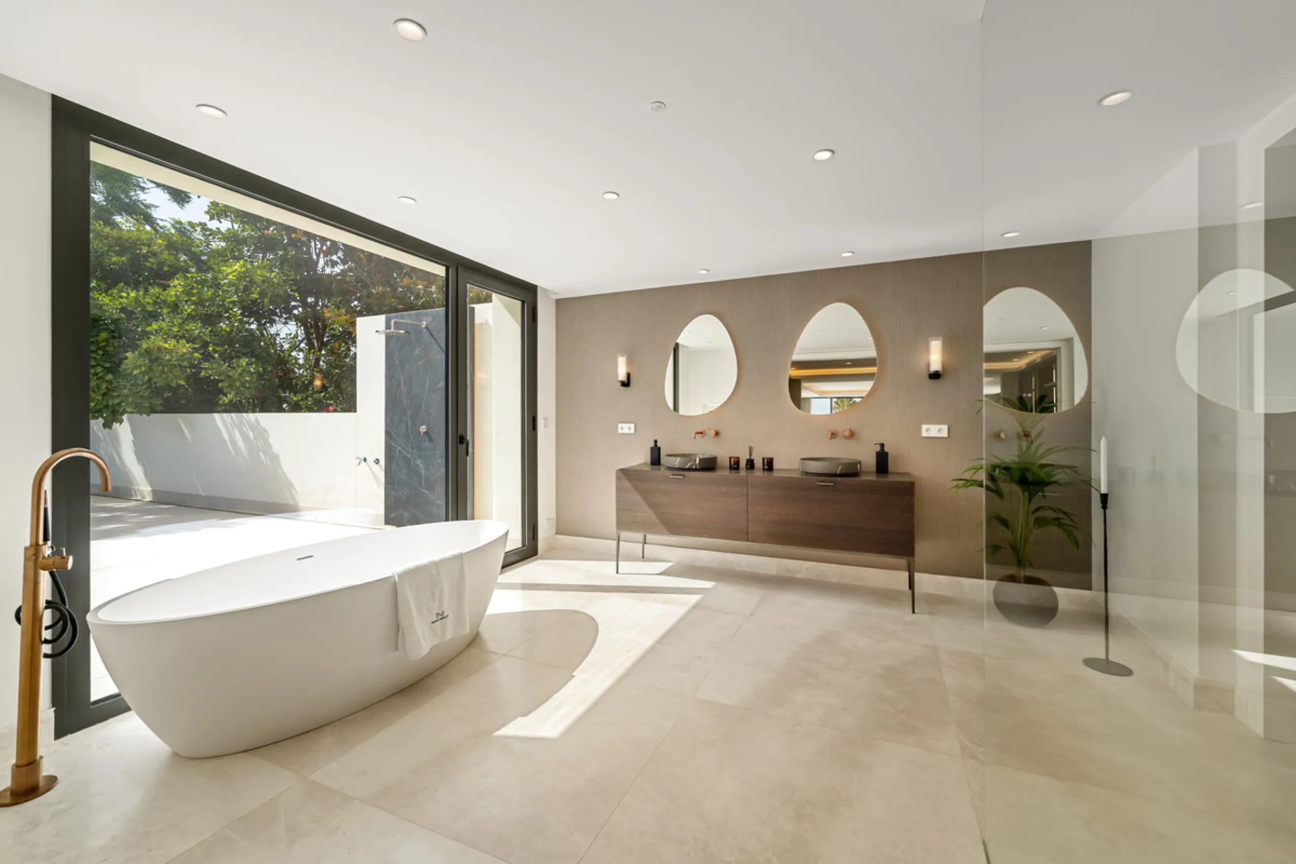 Villa Rocío is a fully renovated Andalusian-style residence located in Rocío de Nagüeles on Marbella's prestigious Golden Mile. Set on a 1,965m² south-facing plot beneath La Concha, the property enjoys open views of the Mediterranean. Modernised in 2025, 