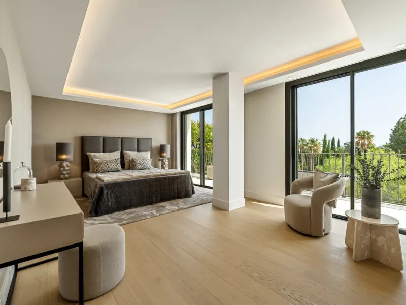 Villa Rocío is a fully renovated Andalusian-style residence located in Rocío de Nagüeles on Marbella's prestigious Golden Mile. Set on a 1,965m² south-facing plot beneath La Concha, the property enjoys open views of the Mediterranean. Modernised in 2025, 