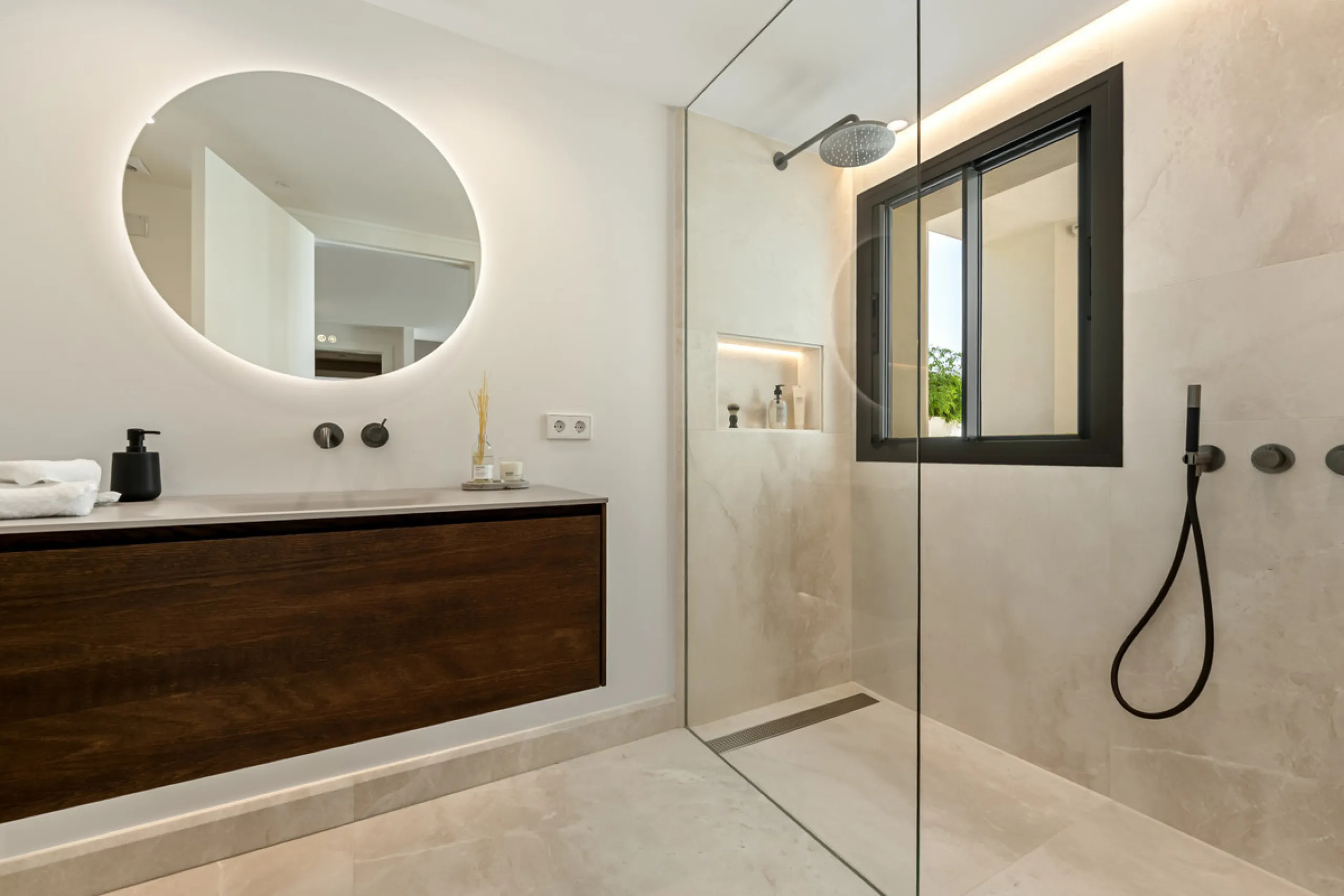 Villa Rocío is a fully renovated Andalusian-style residence located in Rocío de Nagüeles on Marbella's prestigious Golden Mile. Set on a 1,965m² south-facing plot beneath La Concha, the property enjoys open views of the Mediterranean. Modernised in 2025, 