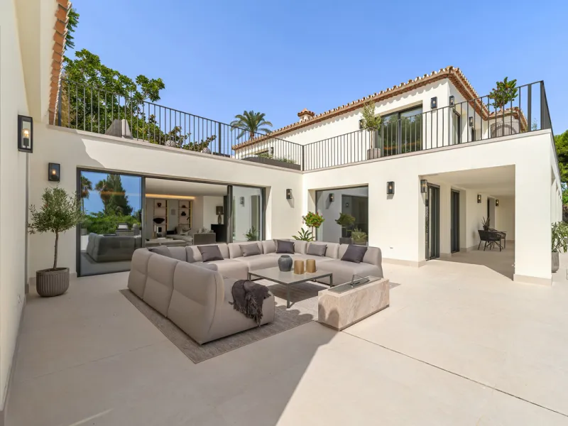 Villa Rocío is a fully renovated Andalusian-style residence located in Rocío de Nagüeles on Marbella's prestigious Golden Mile. Set on a 1,965m² south-facing plot beneath La Concha, the property enjoys open views of the Mediterranean. Modernised in 2025, 
