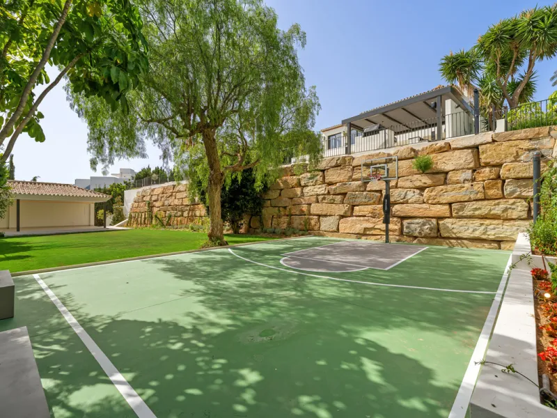Villa Rocío is a fully renovated Andalusian-style residence located in Rocío de Nagüeles on Marbella's prestigious Golden Mile. Set on a 1,965m² south-facing plot beneath La Concha, the property enjoys open views of the Mediterranean. Modernised in 2025, 
