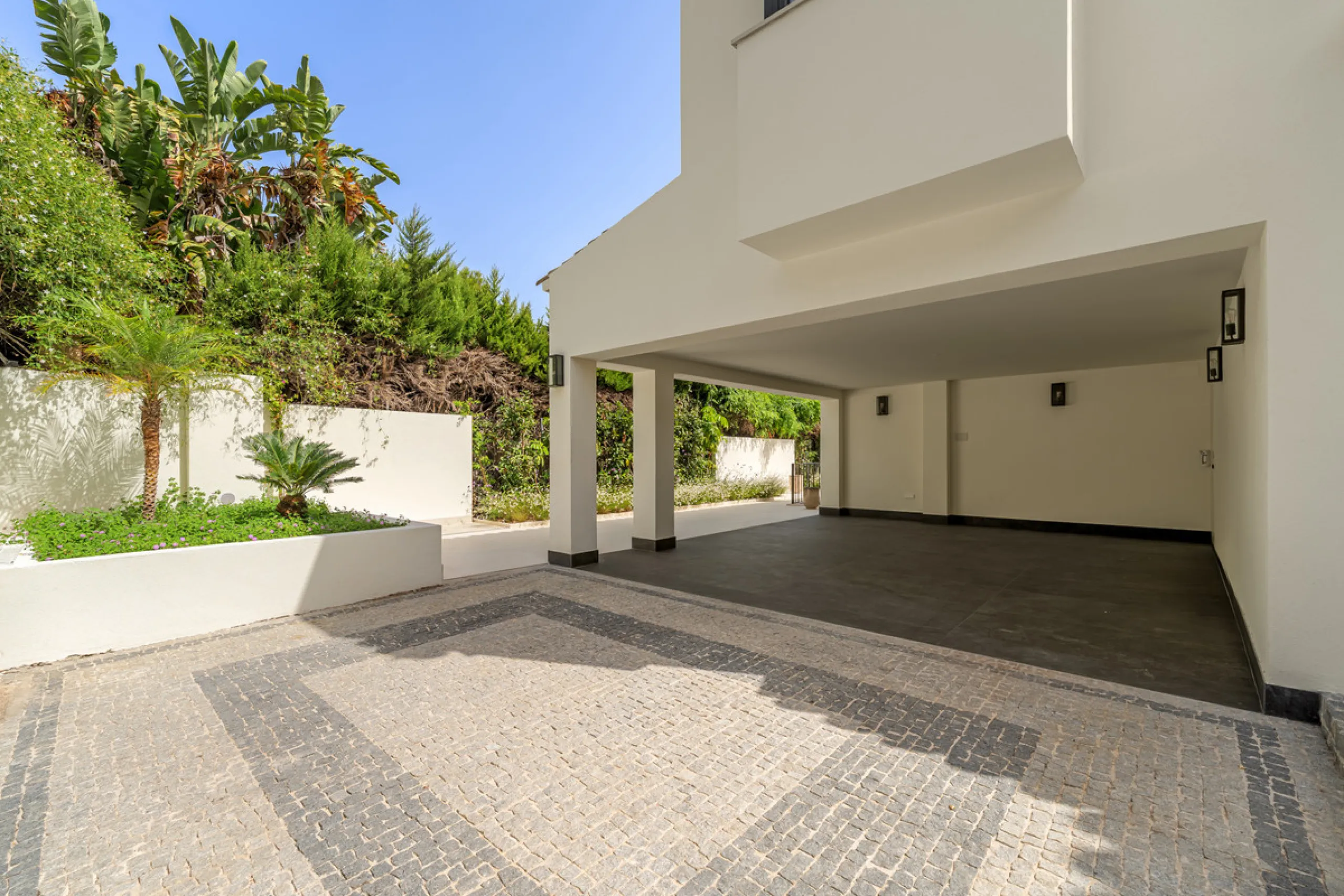 Villa Rocío is a fully renovated Andalusian-style residence located in Rocío de Nagüeles on Marbella's prestigious Golden Mile. Set on a 1,965m² south-facing plot beneath La Concha, the property enjoys open views of the Mediterranean. Modernised in 2025, 