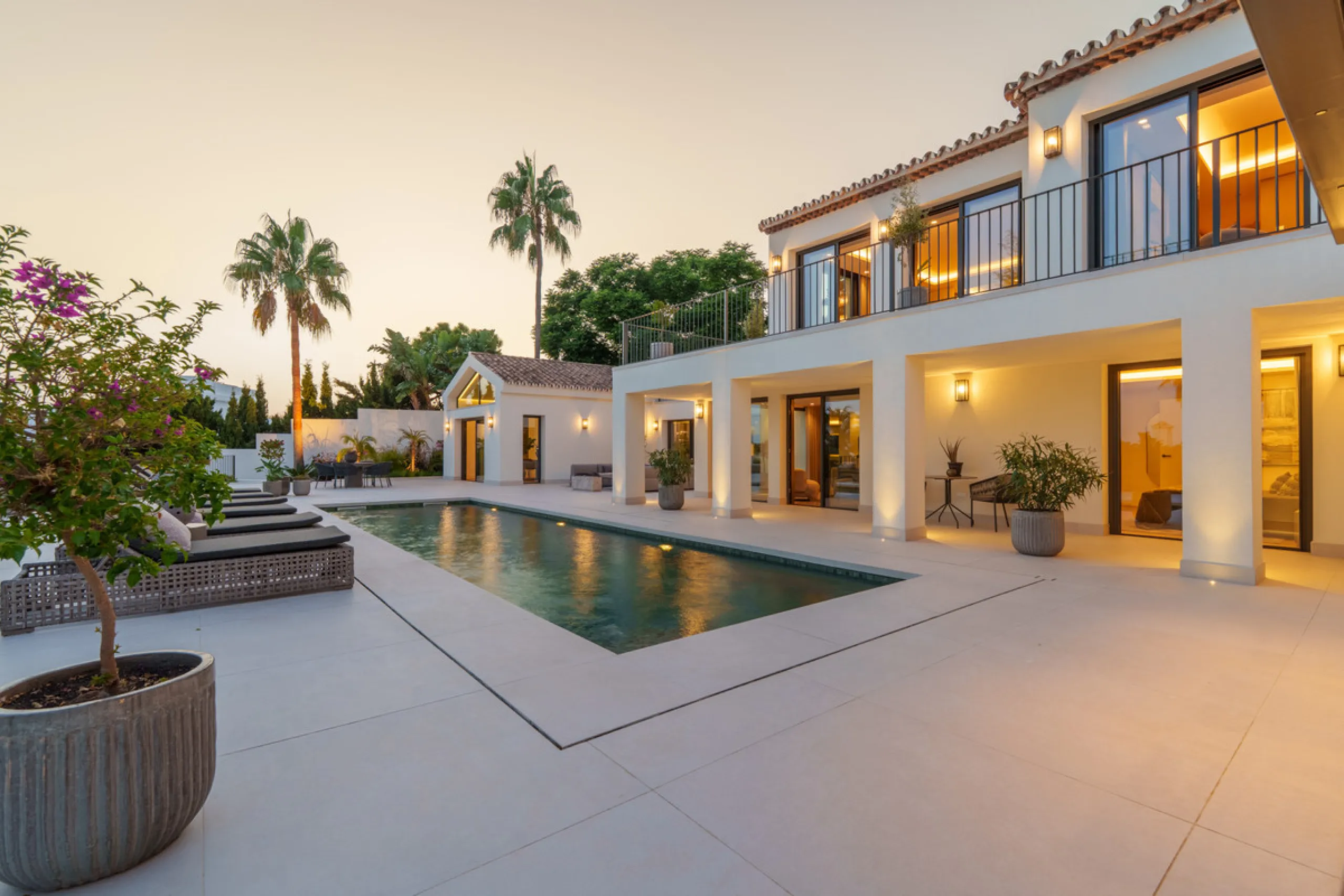 Villa Rocío is a fully renovated Andalusian-style residence located in Rocío de Nagüeles on Marbella's prestigious Golden Mile. Set on a 1,965m² south-facing plot beneath La Concha, the property enjoys open views of the Mediterranean. Modernised in 2025, 