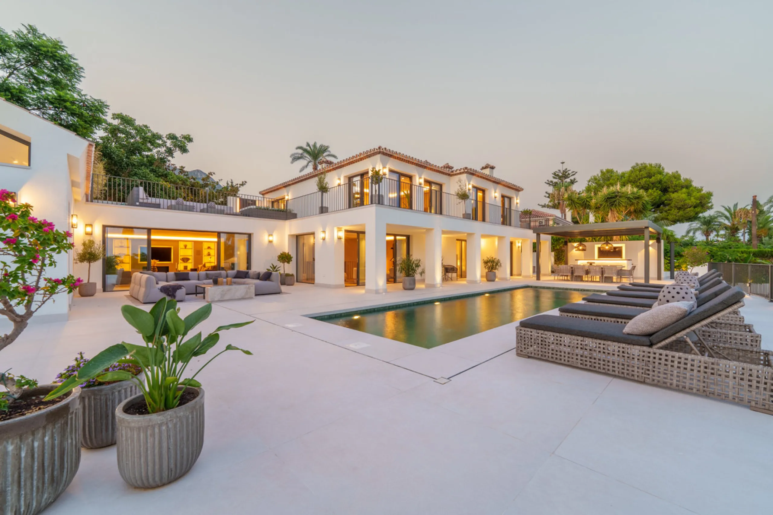Villa Rocío is a fully renovated Andalusian-style residence located in Rocío de Nagüeles on Marbella's prestigious Golden Mile. Set on a 1,965m² south-facing plot beneath La Concha, the property enjoys open views of the Mediterranean. Modernised in 2025, 