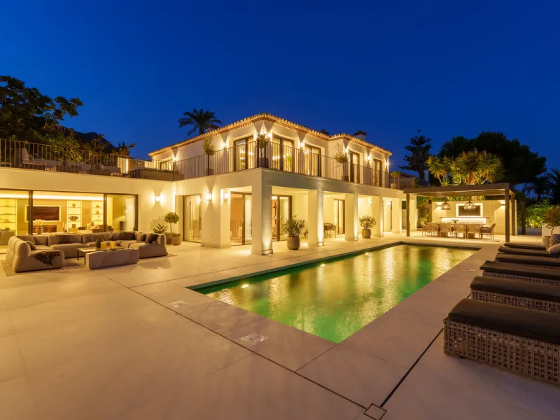 Villa Rocío is a fully renovated Andalusian-style residence located in Rocío de Nagüeles on Marbella's prestigious Golden Mile. Set on a 1,965m² south-facing plot beneath La Concha, the property enjoys open views of the Mediterranean. Modernised in 2025, 