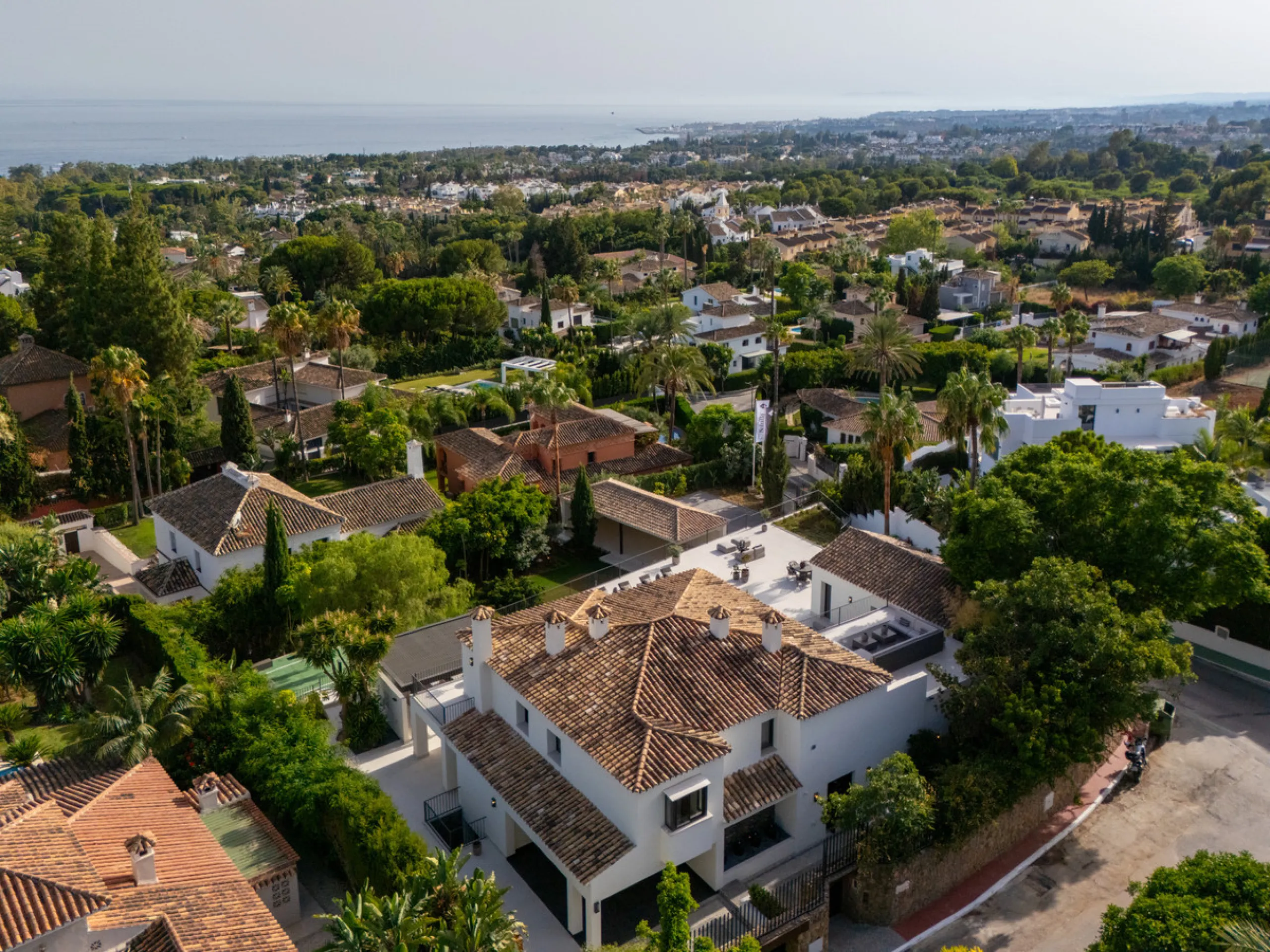 Villa Rocío is a fully renovated Andalusian-style residence located in Rocío de Nagüeles on Marbella's prestigious Golden Mile. Set on a 1,965m² south-facing plot beneath La Concha, the property enjoys open views of the Mediterranean. Modernised in 2025, 