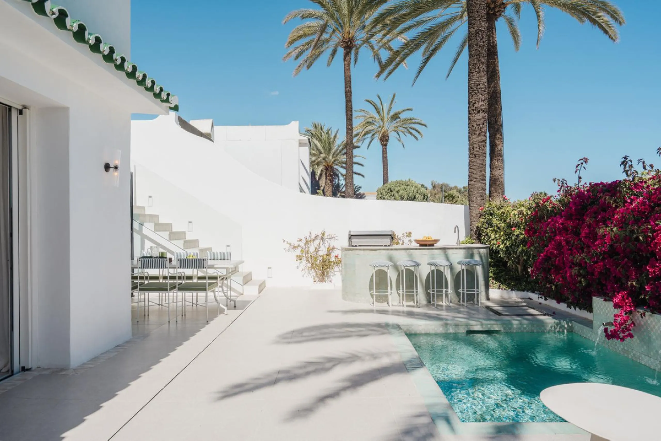 House - Semi-Detached House в продаже в Marbella, Málaga. В доме 3 спален и 4 ванных комнат. Площадь дома 194 м². Площадь участка 201 м²