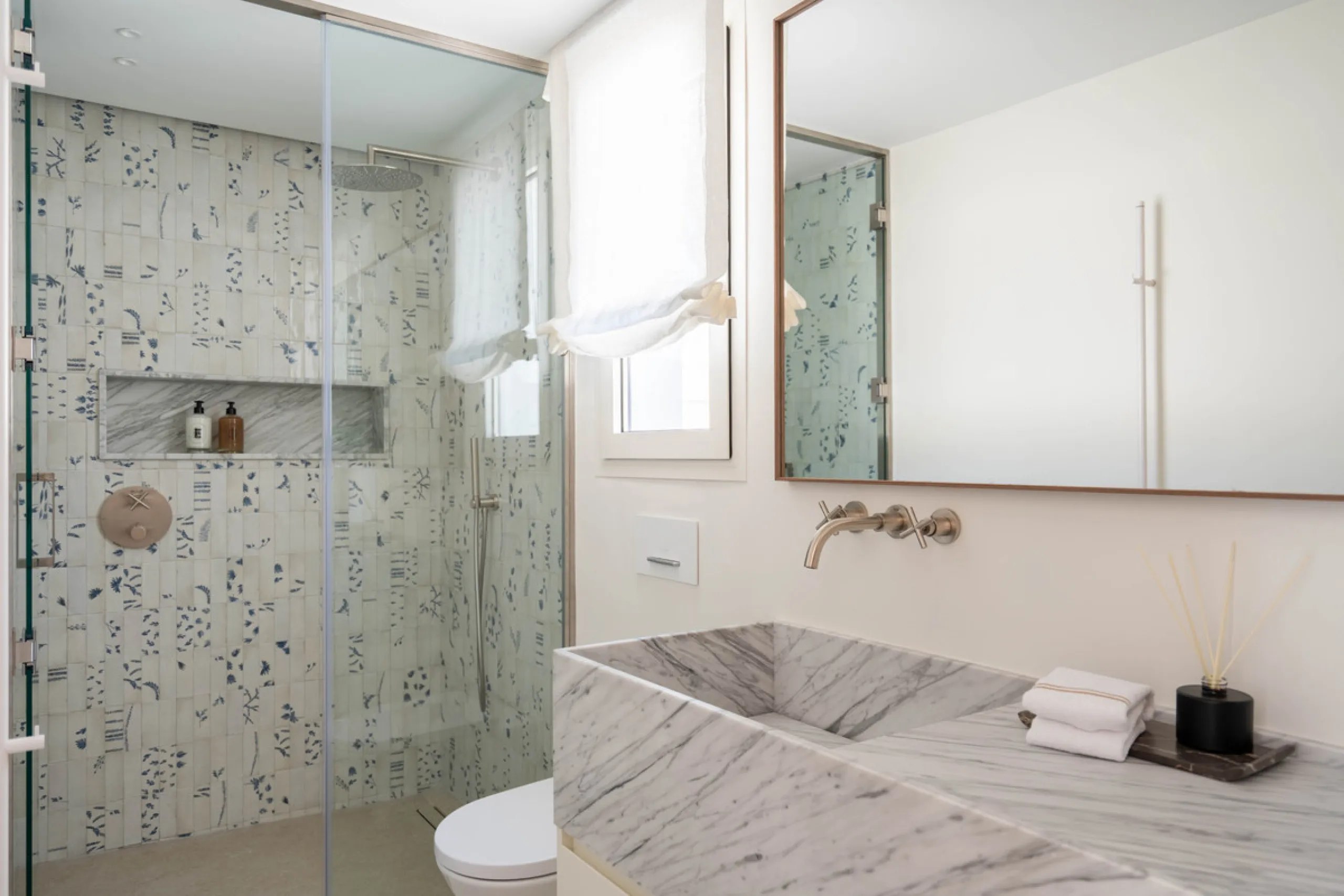 House - Semi-Detached House в продаже в Marbella, Málaga. В доме 3 спален и 4 ванных комнат. Площадь дома 194 м². Площадь участка 201 м²