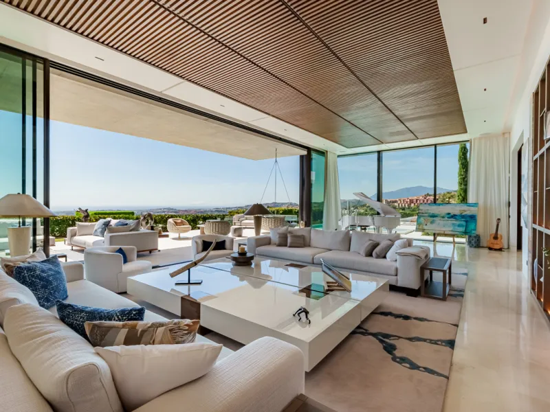 Zeitgenössische Villa mit Panoramablick auf das Mittelmeer in La Quinta, Benahavís