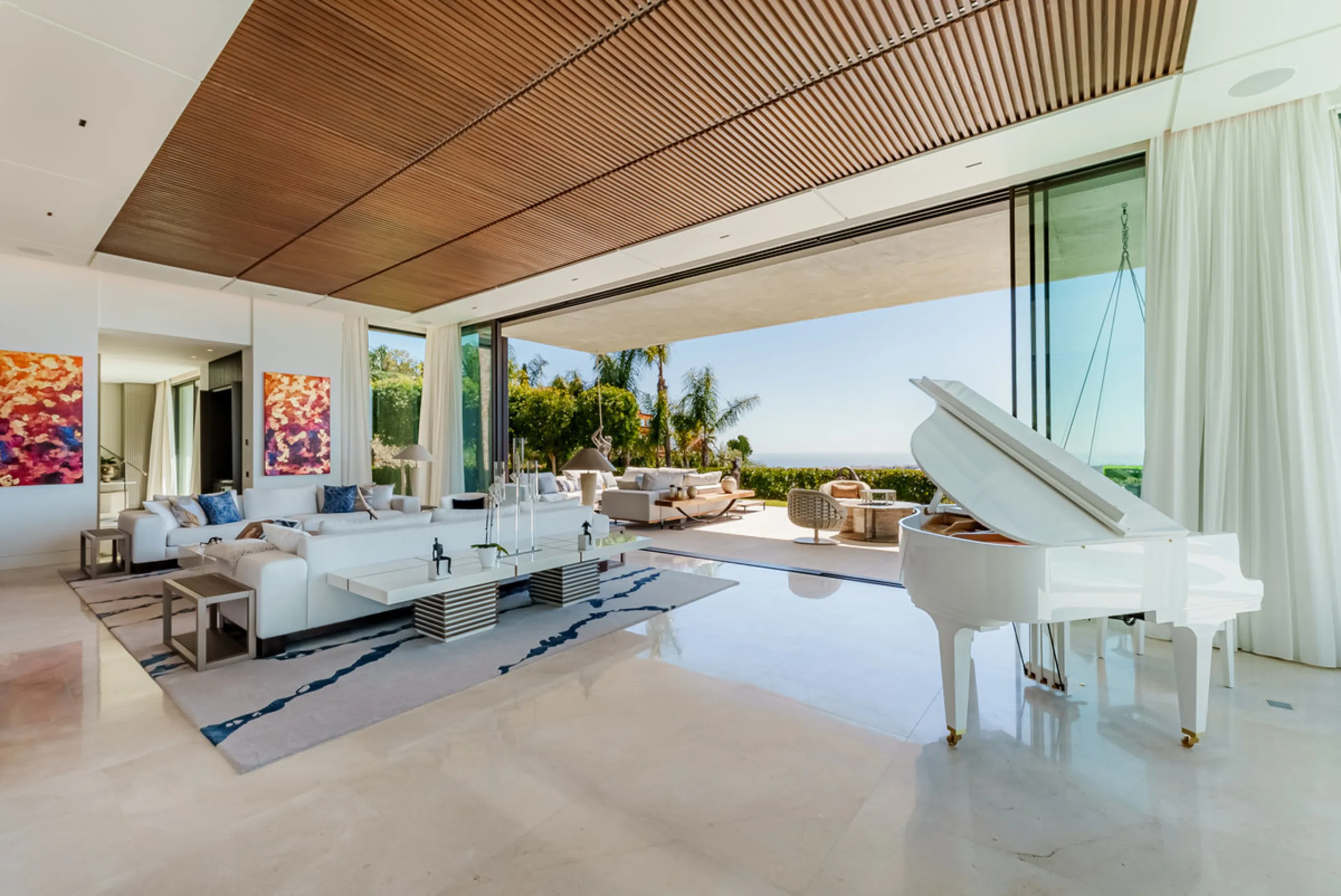 Zeitgenössische Villa mit Panoramablick auf das Mittelmeer in La Quinta, Benahavís