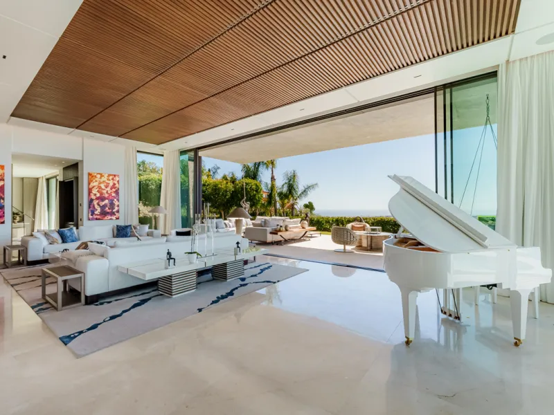 Zeitgenössische Villa mit Panoramablick auf das Mittelmeer in La Quinta, Benahavís