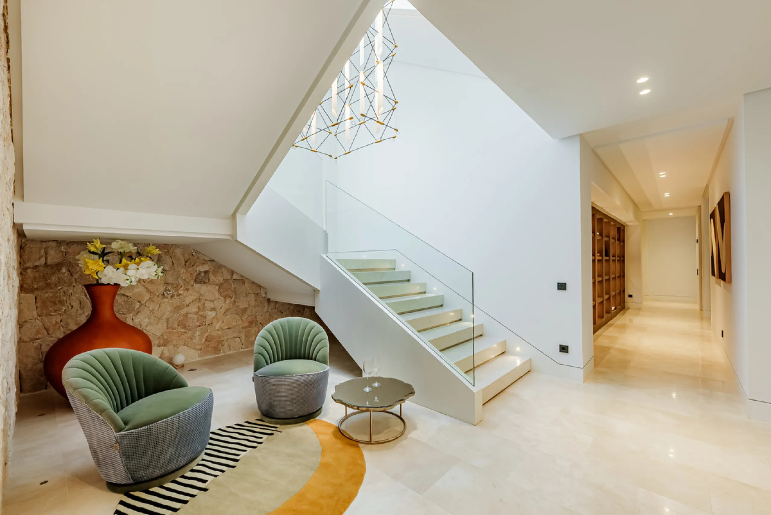 Zeitgenössische Villa mit Panoramablick auf das Mittelmeer in La Quinta, Benahavís
