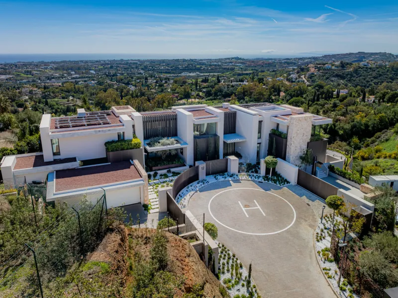 Zeitgenössische Villa mit Panoramablick auf das Mittelmeer in La Quinta, Benahavís
